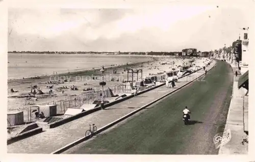 AK / Ansichtskarte LA-BAULE-LES-PINS La Baule sur Mer 44 Plage vers le Pouliguen