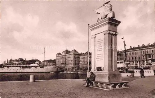 AK / Ansichtskarte Fiume  RIJEKA Susak Croatia Molo S. Marco Monument Caduti