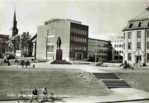 AK / Ansichtskarte Tromso Norge Parti fra byen med Roald Amundsens statue
