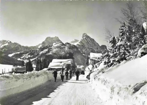 AK / Ansichtskarte Schoenried 1230m Gstaad Saanen BE Gummfluh und Rueblihorn