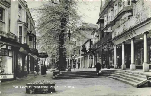 AK / Ansichtskarte Tunbridge Wells Kent UK The Pantiles