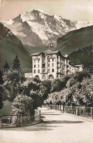 AK / Ansichtskarte INTERLAKEN BE Hotel Regina mit Jungfraublick