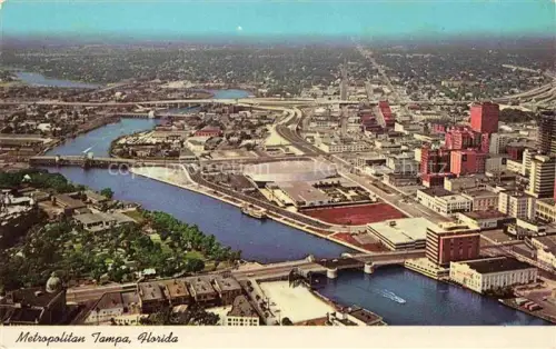 AK / Ansichtskarte Tampa Florida USA Curtis Hixon Convention Center on the Banks of the Hillborough River Fliegeraufnahme