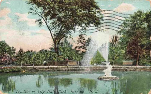 AK / Ansichtskarte Passaic New Jersey USA Fountain in City Hall Park
