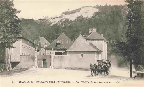 AK / Ansichtskarte Saint-Pierre-de-Chartreuse St-Pierre-de-Chartreuse 38 Isere Route de la Grande Chartreuse La Distillerie de Fourvoirie
