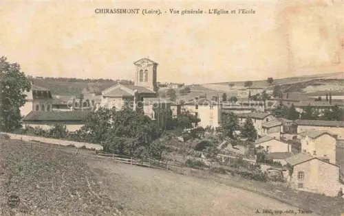 AK / Ansichtskarte Chirassimont ROANNE 42 Loire Vue générale église et l'école