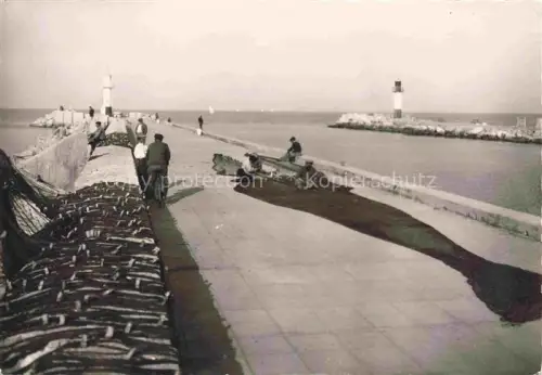 AK / Ansichtskarte Le Grau-du-Roi NIMES 30 Gard La Jetée et les deux phares