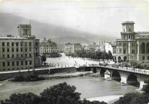 AK / Ansichtskarte SKOPJE Skoplje ueskueb Uskub North Macedonia Place de Maréchal Tito Pont de Pierre