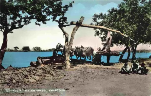 AK / Ansichtskarte Khartoum Khartum Sudan Sagia Water Wheel at the blue Nile
