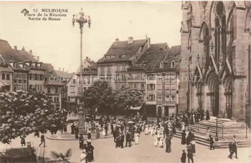 AK / Ansichtskarte MULHOUSE Muehlhausen 68 Haut-Rhin Place de la Réunion Sortie de Messe