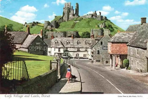 AK / Ansichtskarte Dorset Devon Exeter UK Corfe Village and Castle