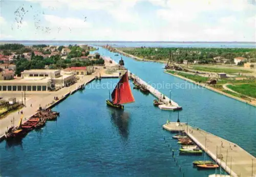 AK / Ansichtskarte RAVENNA Emilia-Romagna IT Marina Bacino e Canal Corsini veduta aerea