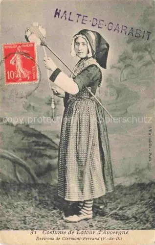 AK / Ansichtskarte CLERMONT -FERRAND Auvergne 63 Puy-de-Dome Costume de Latour d'Auvergne