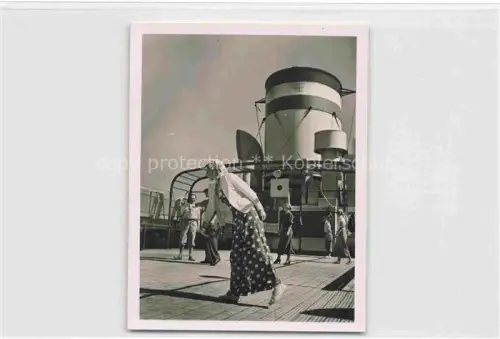 AK / Ansichtskarte Dampfer Oceanliner M.S. Milwaukee Sportdeck