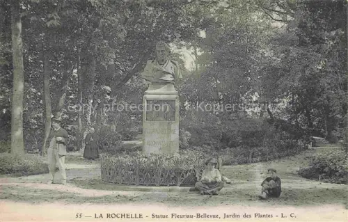 AK / Ansichtskarte LA ROCHELLE 17 Charente-Maritime Statue Fleuriau Bellevue Jardin des Plantes