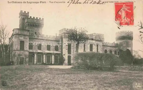 AK / Ansichtskarte Lagrange-Fort 63 Le Puy de Dome Château Schloss