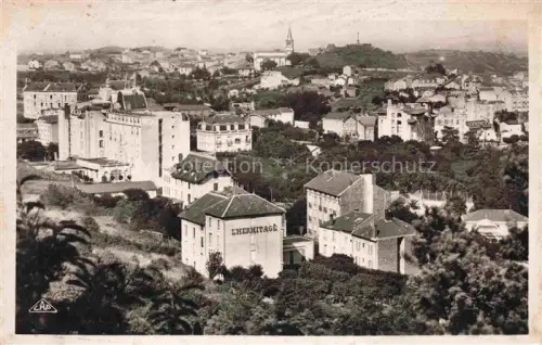AK / Ansichtskarte Chatelguyon Chatel-Guyon 63 Puy-de-Dome Vue générale et le Calvaire