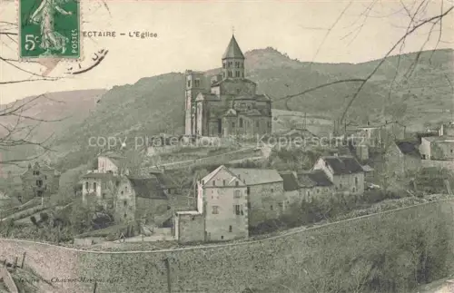 AK / Ansichtskarte St-Nectaire-Thermal IssOIRE 63 Puy de Dome Vue générale et l'église
