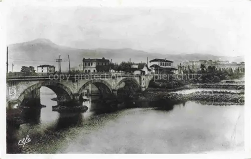 AK / Ansichtskarte HENDAYE 64 Pyrenees-Atlantiques Ponts Internationaux du Chemin de Fer et du Tramway Espagne au fond Mont des 3 Couronnes