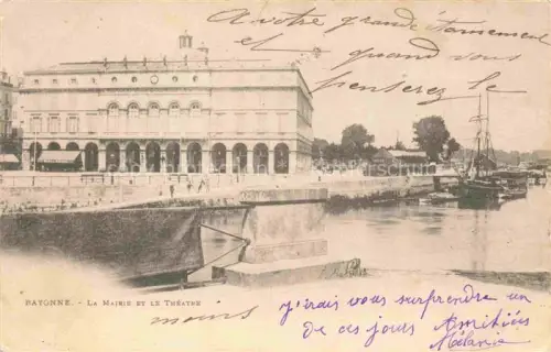 AK / Ansichtskarte BAYONNE 64 Pyrenees-Atlantiques La Mairie et le Théâtre