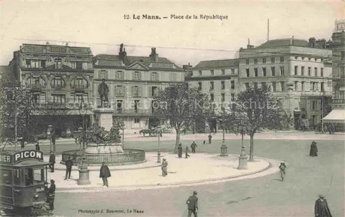 AK / Ansichtskarte LE MANS 72 Sarthe Place de la Republique
