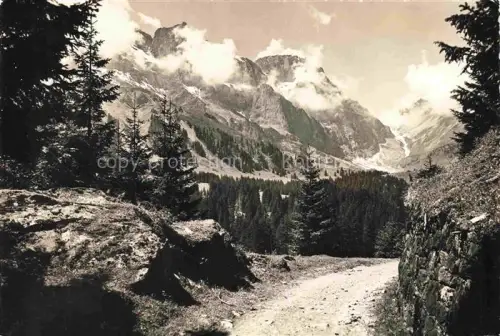 AK / Ansichtskarte Engelberg  OW Am Weg nach Gerschnialp