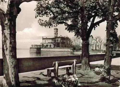 AK / Ansichtskarte Langenargen Bodensee Uferpromenade mit Schloss Montfort