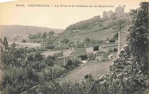 AK / Ansichtskarte Chevreuse Rambouillet 78 Yvelines La Ville et le Chateau de la Madeleine