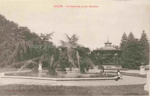 AK / Ansichtskarte Lucon Fontenay-le-Comte 85 Vendee Le Bassin du Jardin Domaine