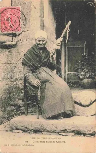 AK / Ansichtskarte MONTAUBAN 82 Tarn-et-Garonne Grand'mere filant du Chanvre
