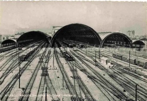 AK / Ansichtskarte MILANO Mailand IT Bahnhof