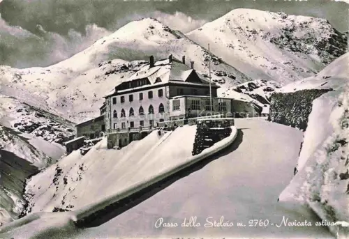 AK / Ansichtskarte Passo dello Stelvio 2750m Stilfserjochpass IT Nevicata estivo