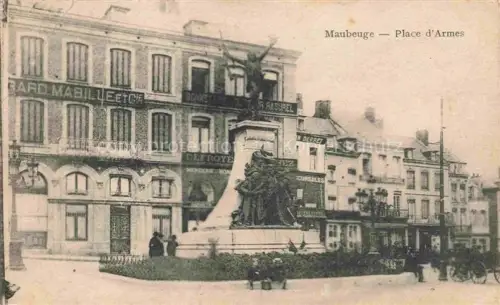 AK / Ansichtskarte Maubeuge Avesnes-sur-Helpe 59 Nord Place d Armes