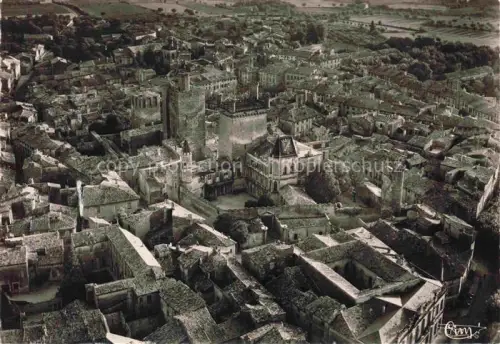 AK / Ansichtskarte Uzes NIMES 30 Gard Vue aerienne Le Centre et le Duche