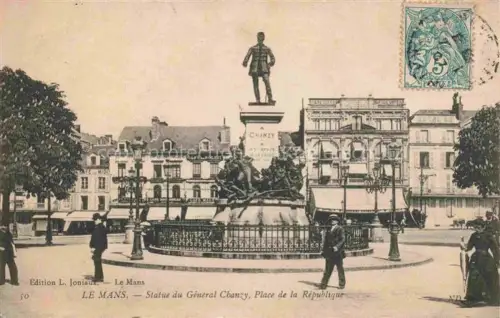 AK / Ansichtskarte LE MANS 72 Sarthe Statue du General Chanzy Place de la Republique