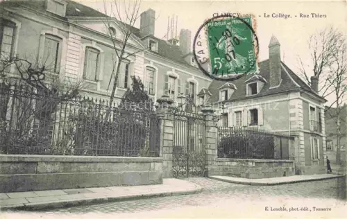 AK / Ansichtskarte CLAMECY 58 Nievre Le College Rue Thiers