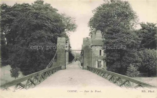 AK / Ansichtskarte COSNE -Cours-sur-Loire 58 Nievre Sur le Pont