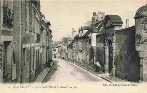 AK / Ansichtskarte Mortagne-au-Perche 61 Orne La Grande Rue et l Ouvroir