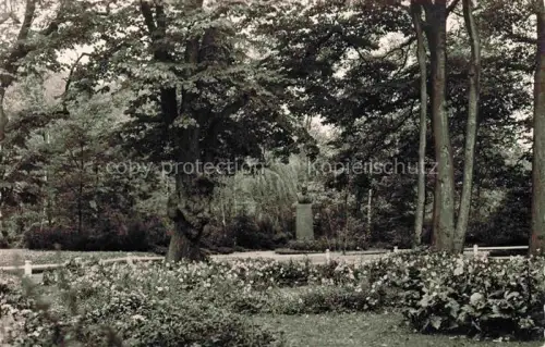 AK / Ansichtskarte HUSUM  Nordfriesland Norsee Schleswig-Holstein Theodor Storm Denkmal