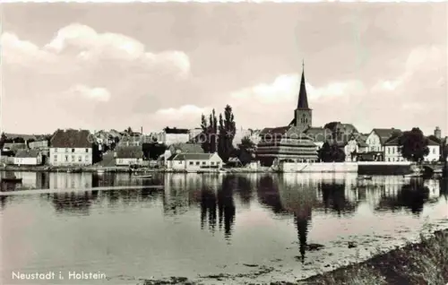 AK / Ansichtskarte Neustadt Holstein Ostsee Schleswig-Holstein Panorama Kirche