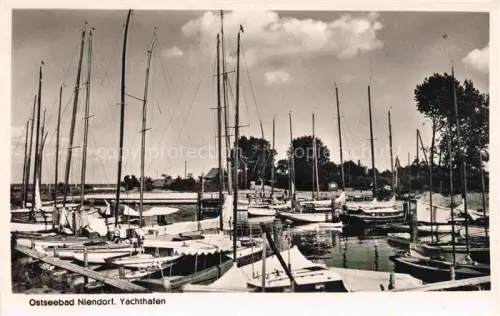 AK / Ansichtskarte NIENDORF  Ostseebad Timmendorferstrand Yachthafen