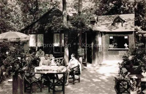 AK / Ansichtskarte Klotten Mosel Cochem-Zell Rheinland-Pfalz Café Terrasse 