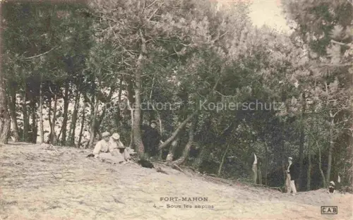 AK / Ansichtskarte Fort-Mahon-Plage Abbeville 80 Somme Sous les sapins 