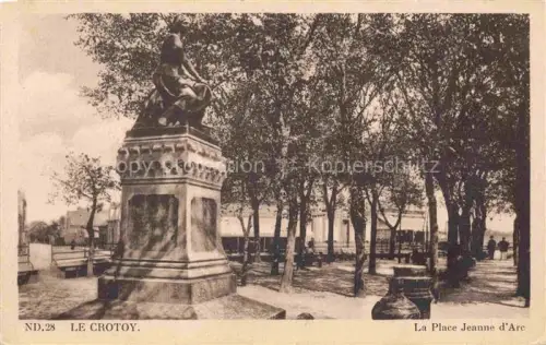 AK / Ansichtskarte Le Crotoy ABBEVILLE 80 Somme La Place Jeanne d'Arc 