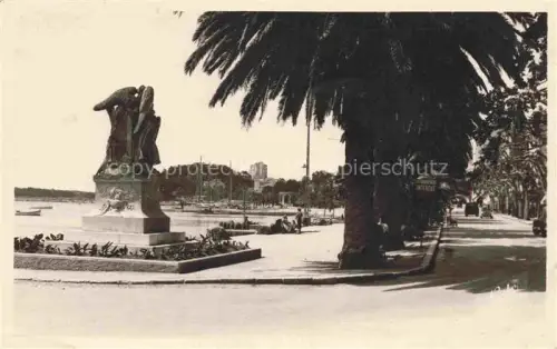 AK / Ansichtskarte BANDOL-SUR-MER TOULON 83 Var Le Monument aux Motrs 