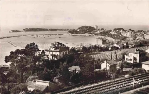 AK / Ansichtskarte BANDOL-SUR-MER TOULON 83 Var Cote d'Azur Vue generale 