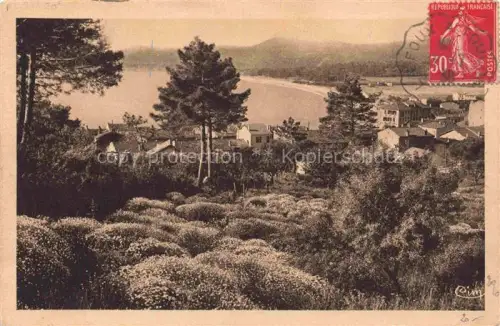 AK / Ansichtskarte LE LAVANDOU TOULON 83 Var Cote d'Azur un coin fleuri