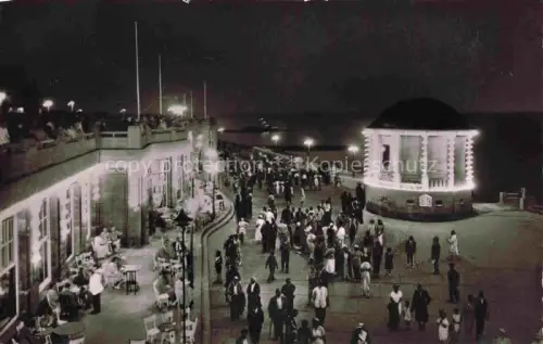 AK / Ansichtskarte BORKUM Nordseebad Niedersachsen Nachtaufnahme der Wandelhalle 