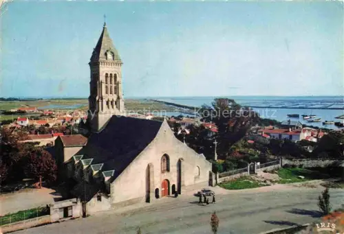 AK / Ansichtskarte Noirmoutier-en-l Ile Les Sables-d Olonne 85 Vendee Eglise au fond Le Port et les marais salants
