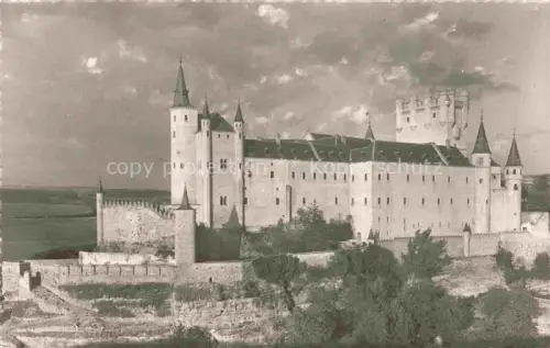 AK / Ansichtskarte Segovia Castilla y Leon ES Alcazar Chateau Facade sur l'Ouest 